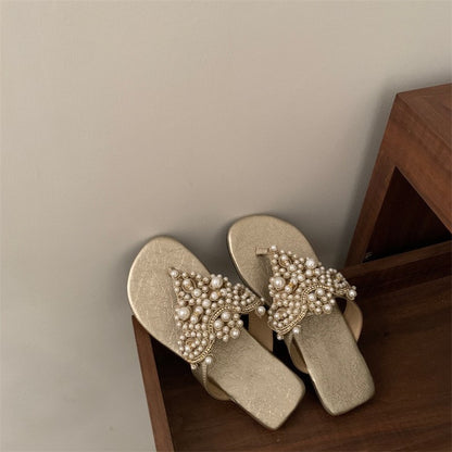 A summer slippers lady sandals beach shoes