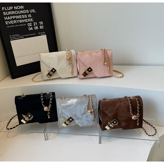 A shoulder bag messenger bag