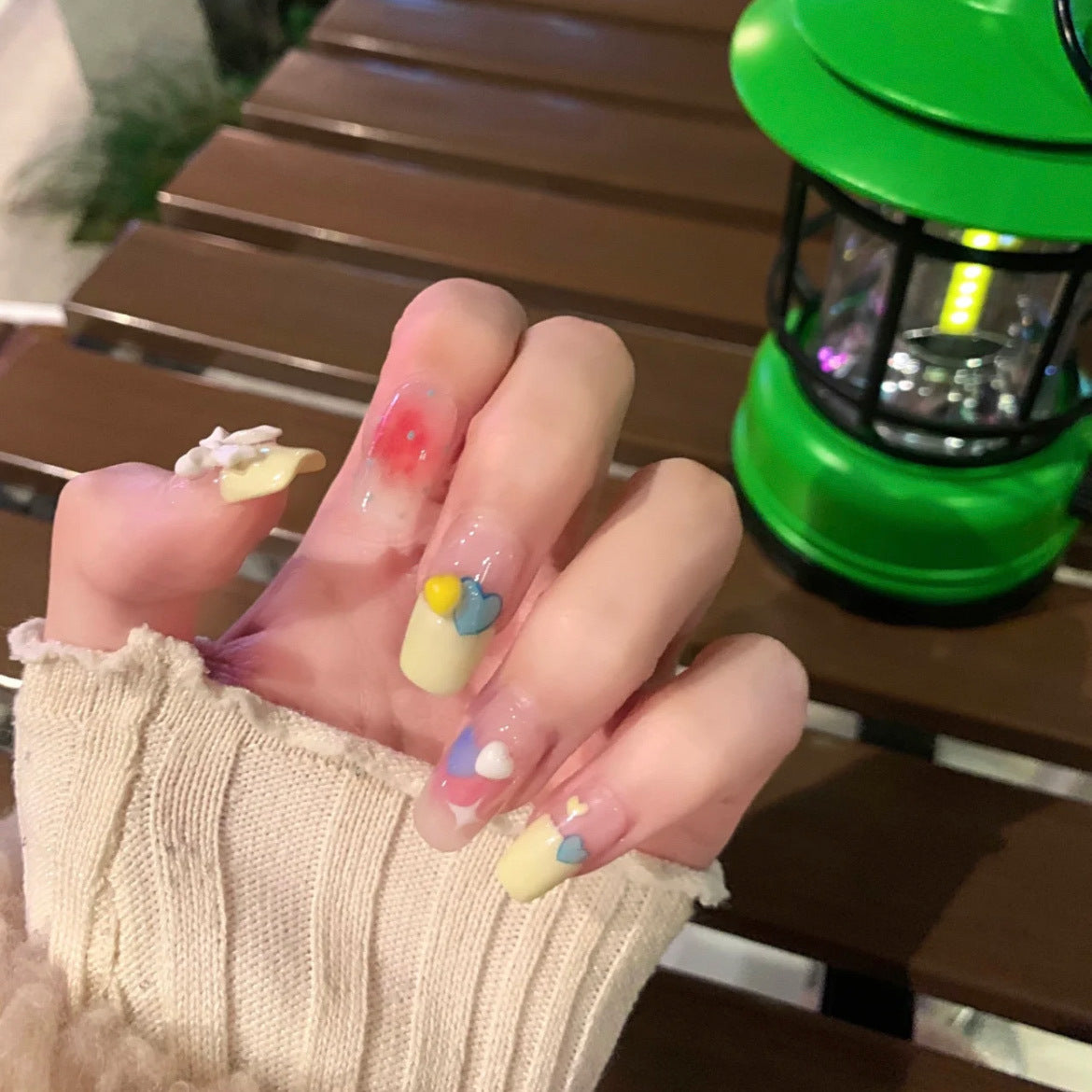 A Yi Yi Dance 30 pieces Handmade white moonlight cat eye manicure pieces Gentle temperament cat eye aurora wearing armor Xiaohongshu explosion - Mixbatch