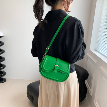 A spring new fashionable and foreign shoulder messenger bag Korean version simple small square bag women