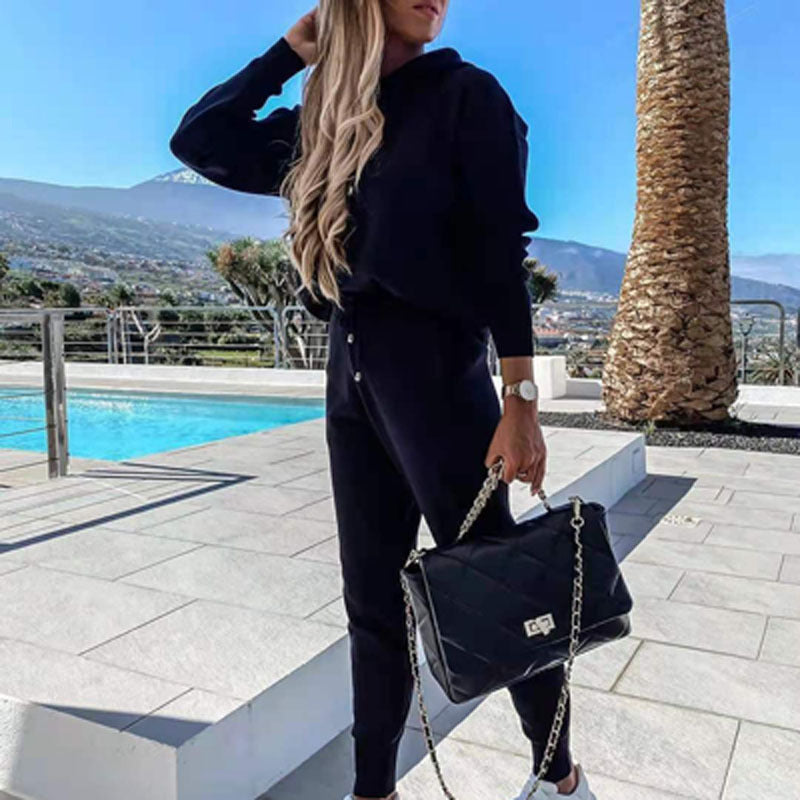 A sweater two-piece set