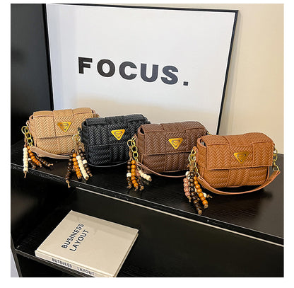 A shoulder bag messenger bag