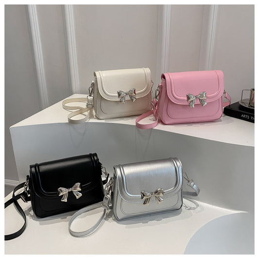 A new popular fashion messenger bag niche design aesthetic trend small square bag