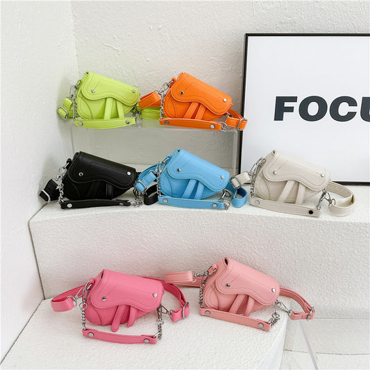 A Korean version of foreign style small fragrant style girl handbag fashionable new boys and girls saddle bag mini baby shoulder bag