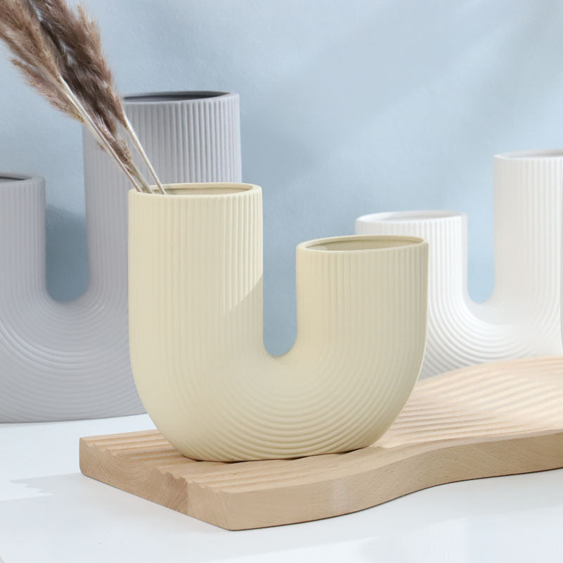 A U-shaped ceramic vase-new