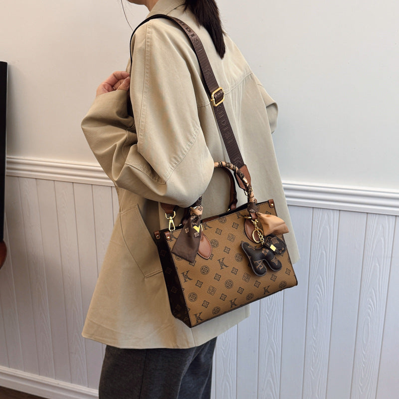 A high-end printing contrasting letters tote small bag women