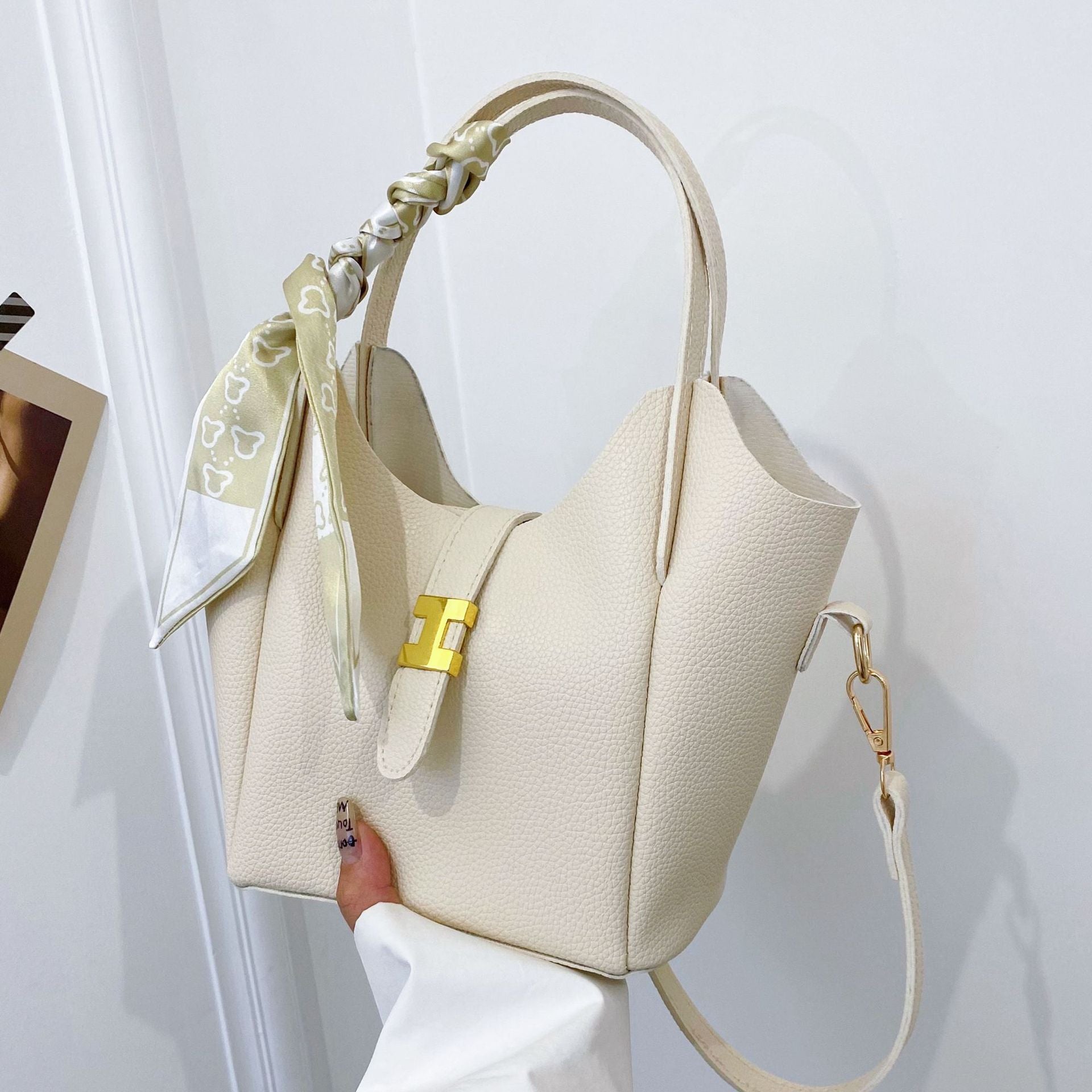 A simple soft PU hand carrying bucket bag woman - Mixbatch