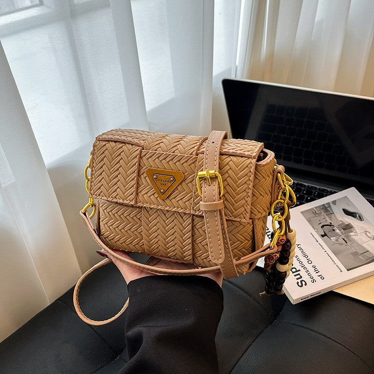 A shoulder bag messenger bag