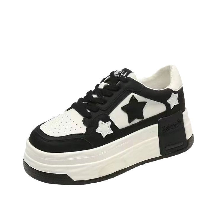A thick-soled heightening shoes