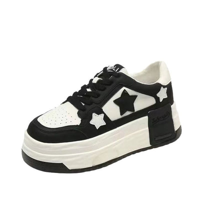 A thick-soled heightening shoes