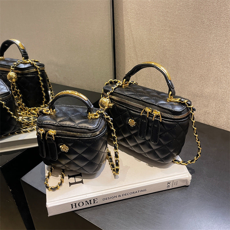 A handbag chain bag