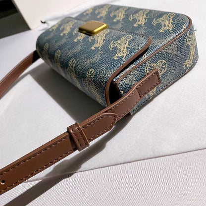 A soft leather high-end carriage old flower small square bag girl