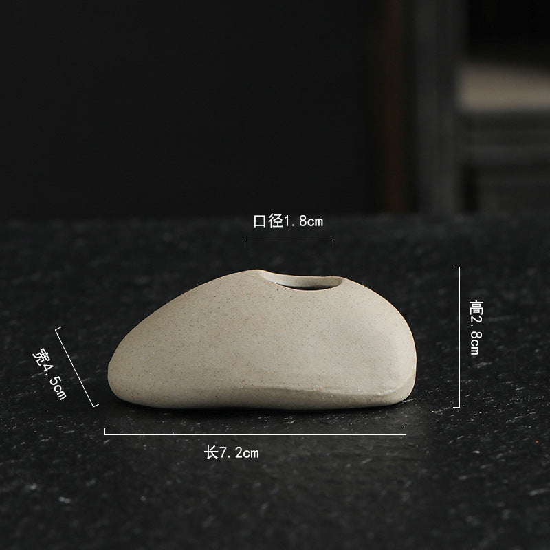 A mini vase simulation small stone ornament