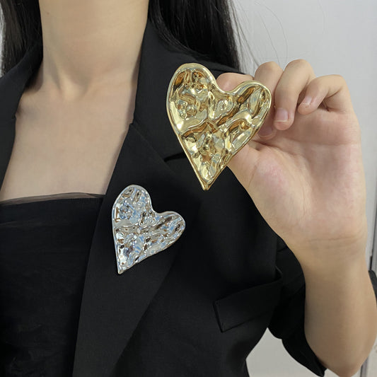 A irregular pleated love brooch light luxury high-end suit clothing accessories niche design trend versatile corsage - Mixbatch