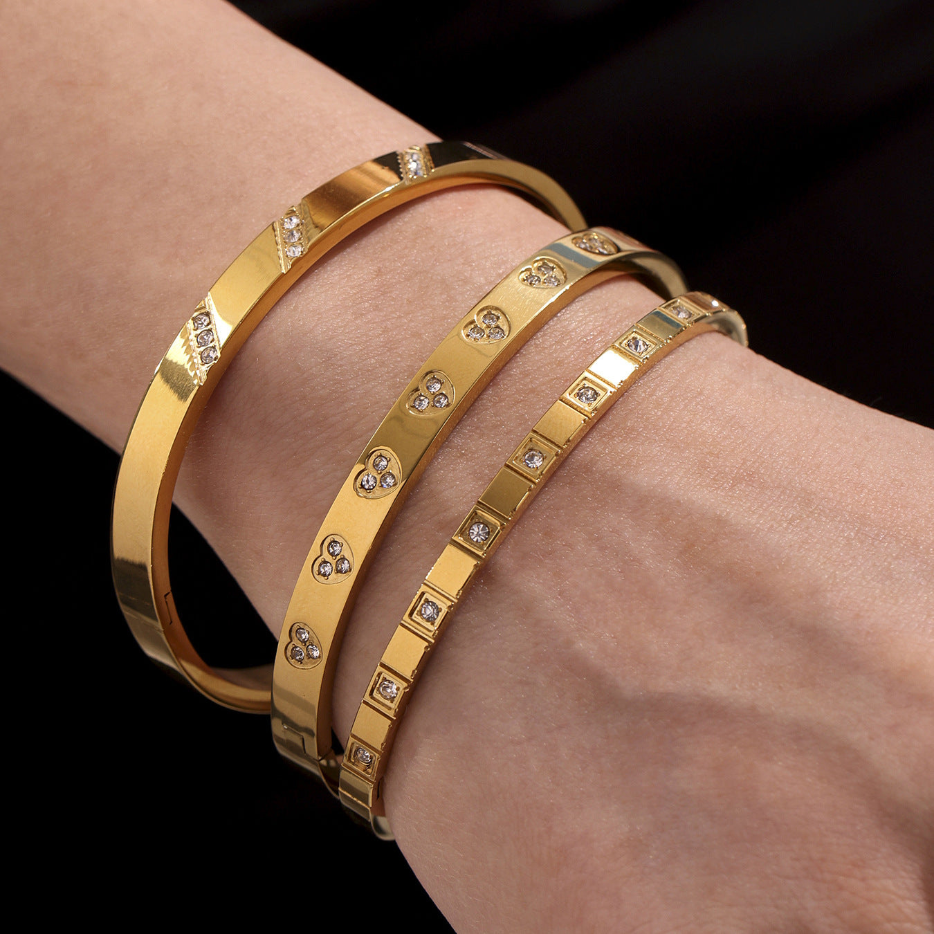 A bracelet jewelry