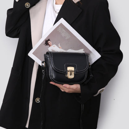 A autumn new Korean niche contrasting color single shoulder diagonal span saddle bag retro versatile underarm small bag women