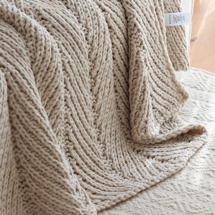 A Thick thread knitted blanket