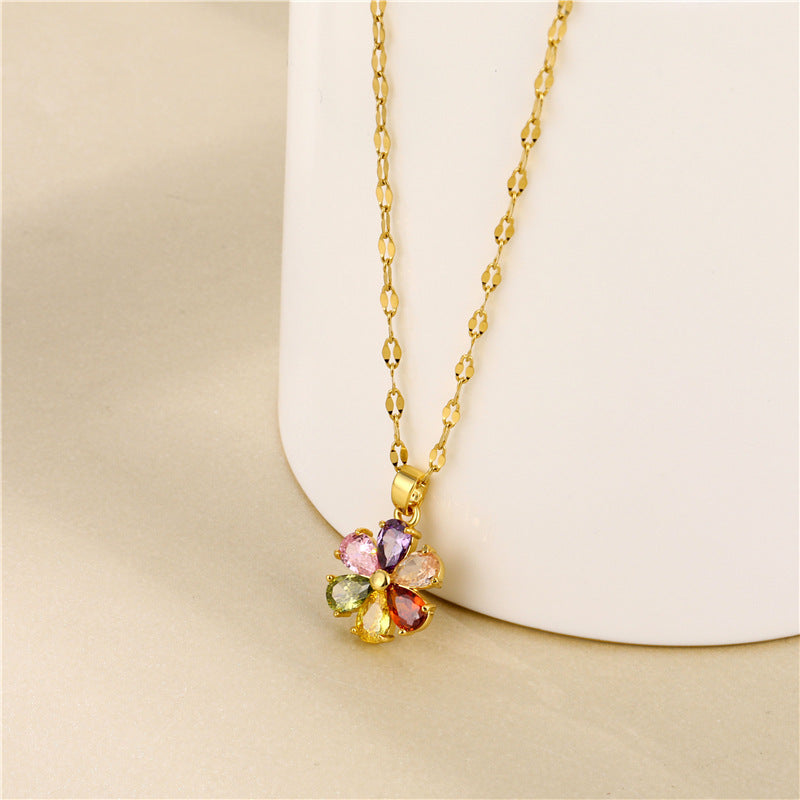 A European and American colored diamond pendant 18K gold flower titanium steel zircon necklace female, personal cold wind short flower collarbone chain - Mixbatch