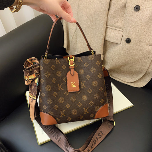 Type A printed large-capacity women's versatile portable shoulder messenger bag