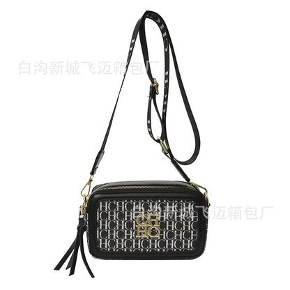 A Europe and the United States new personality letter style color fashion popular letter solid color shoulder messenger bag tide