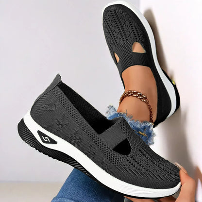 A Breathable shoes for summer