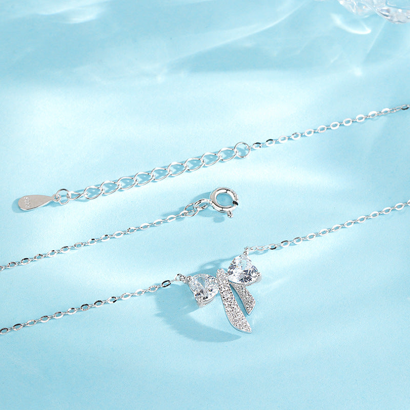 A Sterling Silver Bow with Diamonds S925 Necklace