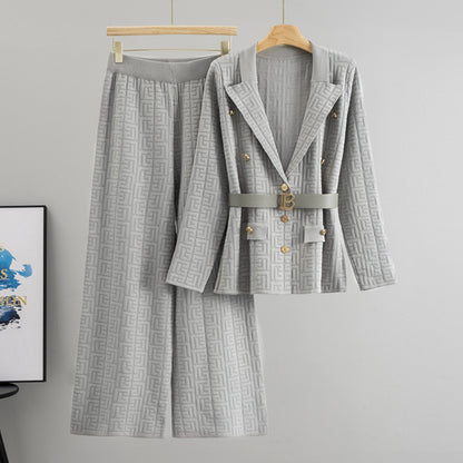 A long sleeve suit