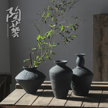 A retro Zen vase ceramic art advanced sense wabi-sabi wind Japanese coarse pottery living room flower arrangement B & B niche ornament