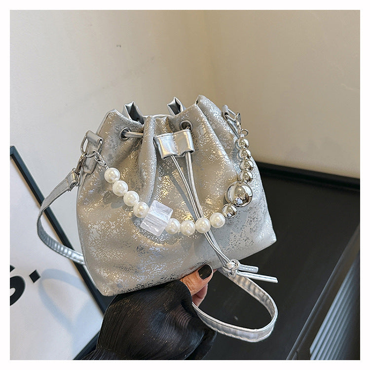 A spring new fashion pleated messenger bag this year popular versatile bucket bag