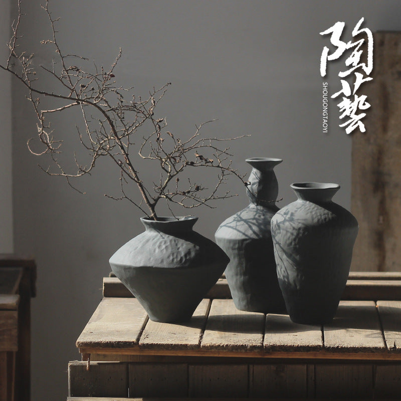 A retro Zen vase ceramic art advanced sense wabi-sabi wind Japanese coarse pottery living room flower arrangement B & B niche ornament