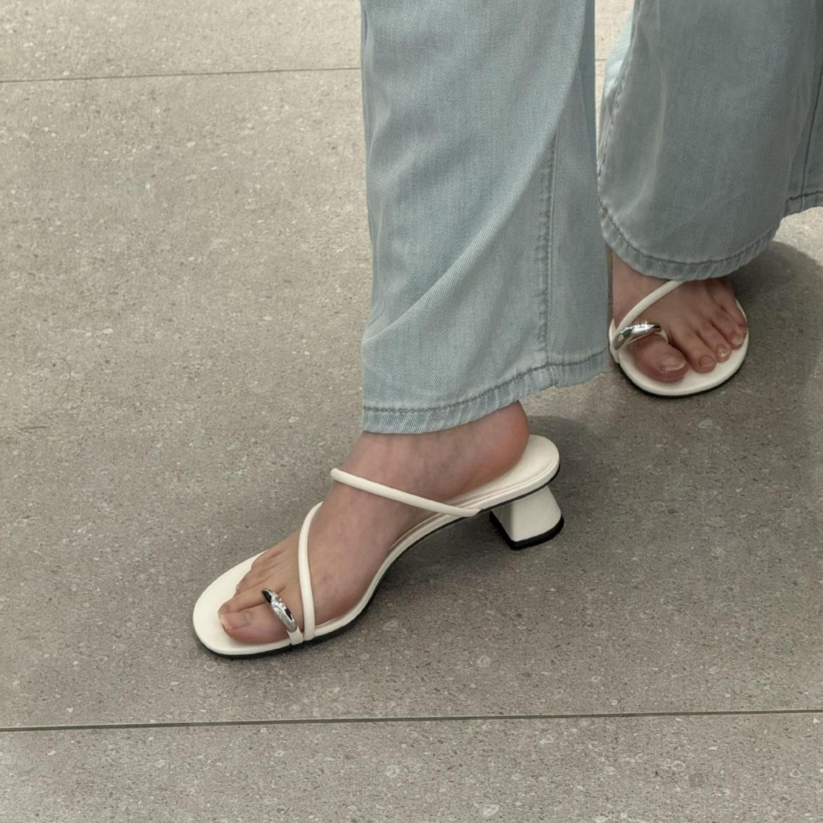 A sandals summer thin strap metal ring high heel toe sandals