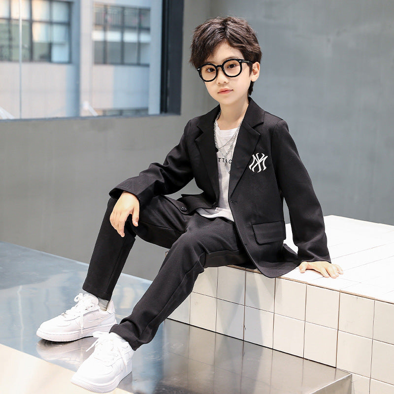 A Children's and teenagers' suit