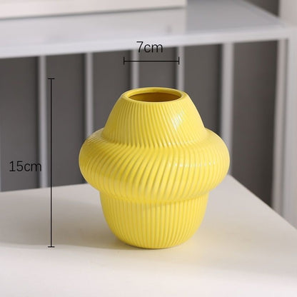 زينة مزهرية خزفية