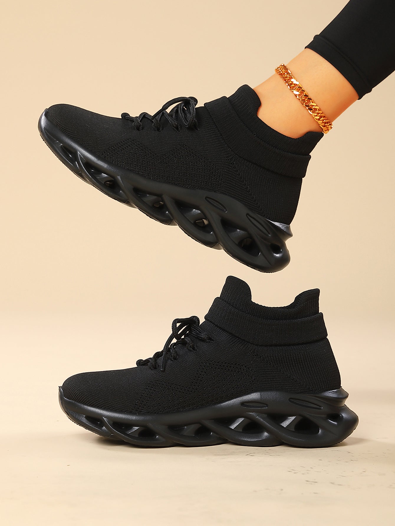 A sports shoes are the same for men and women