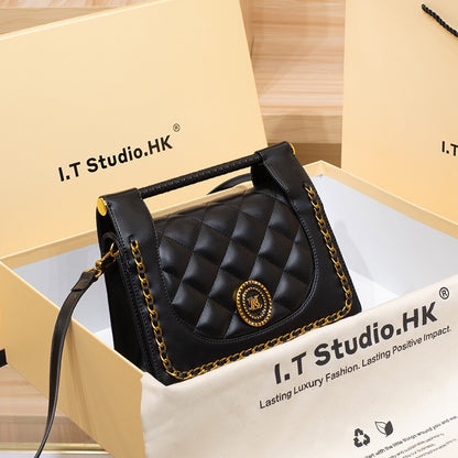 A  shoulder messenger bag