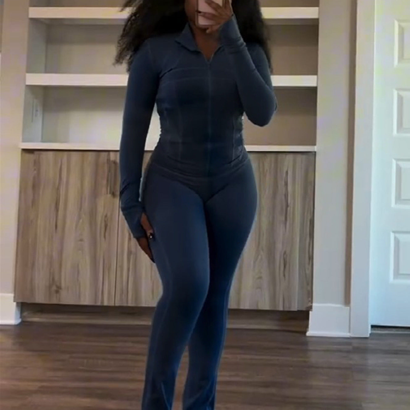 A Sports Long Sleeve Suit