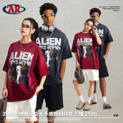 A printed short-sleeved couple T-shirt