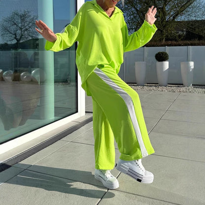 A lady's long-sleeved trousers suit