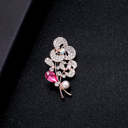 A Korean new fashion high-end brooch women's rhinestone silk scarf buckle anti-light buckle crystal brooch pin pearl jewelry
