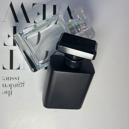 A 50ML perfume bottle transparent glass bottle