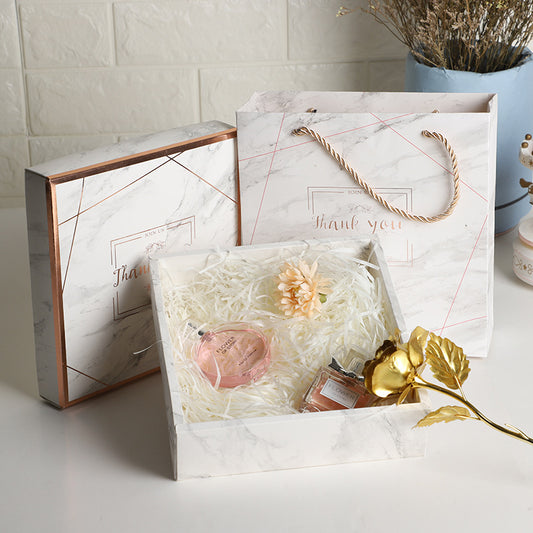 A manufacturer customizes clothing festival gift packaging box, tote bag gift box set bag gift tote bag MOQ: 2000PIECE - Mixbatch