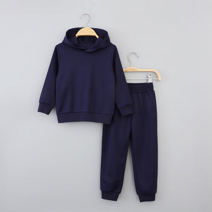 A children's long-sleeved trousers set