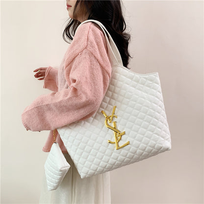 A new spring and summer handbag women's Korean version shoulder tote bag Internet celebrity embroidery thread diamond fashion large capacity Europe and the United States