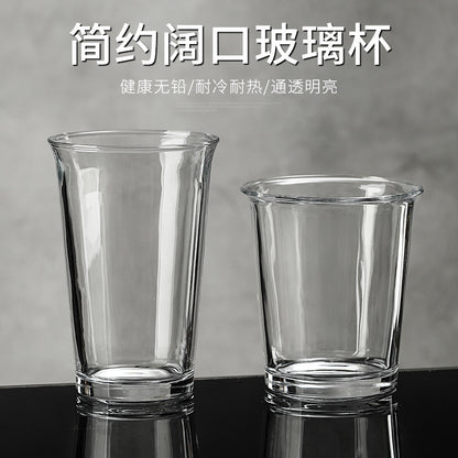 A transparent glass water cup