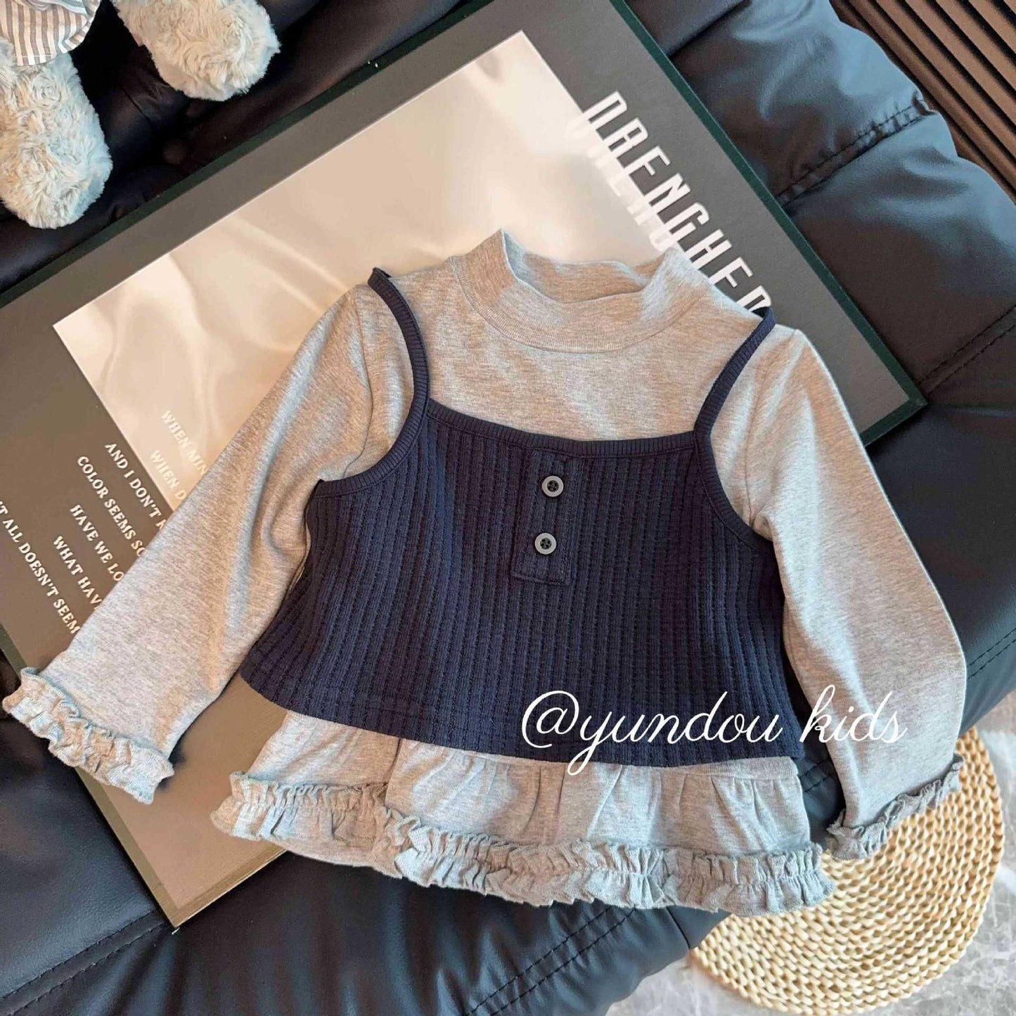 A three-piece set of children's long-sleeved trousers