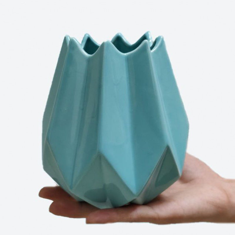 زينة مزهرية خزفية