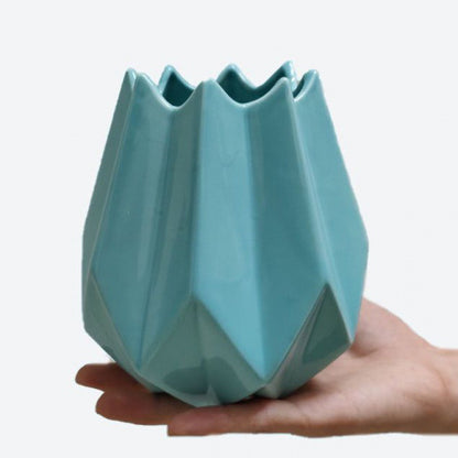 زينة مزهرية خزفية