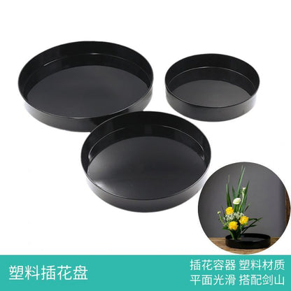 A Plastic flower plate flower arrangement device