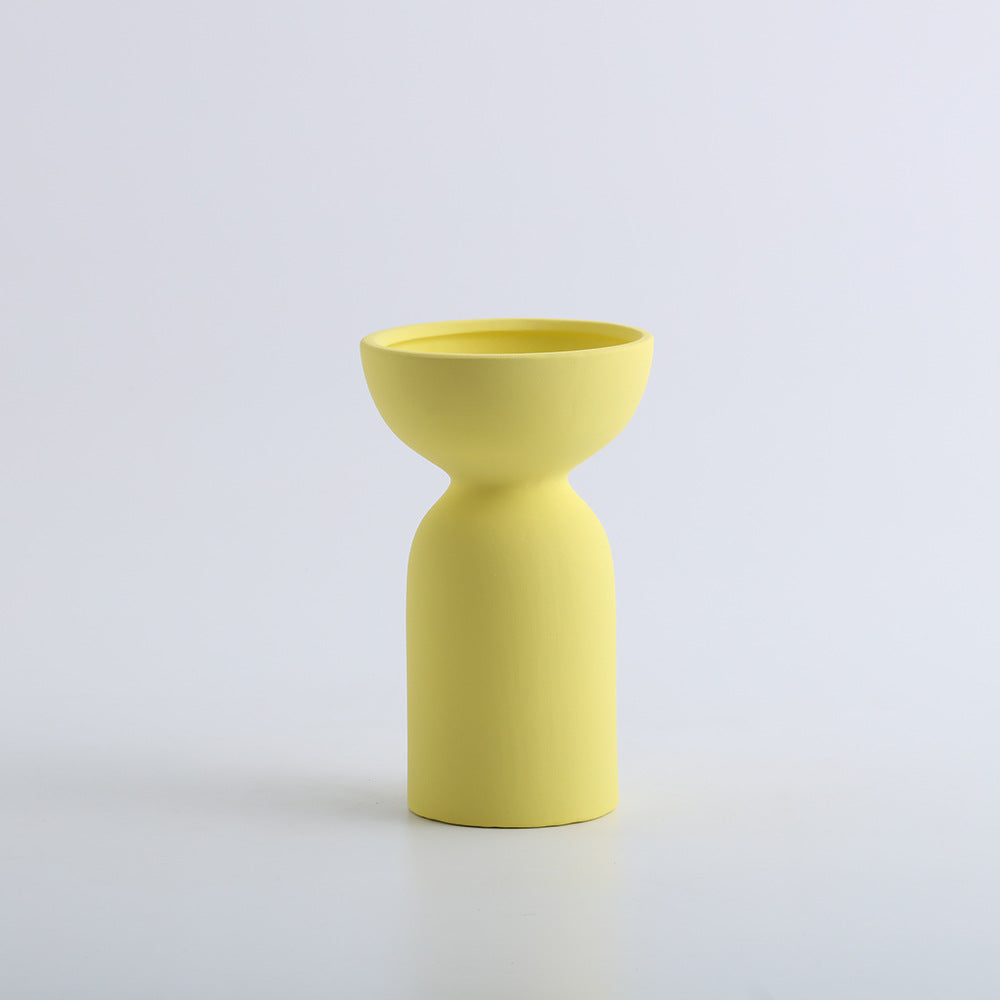 A ceramic vase decorative ornament