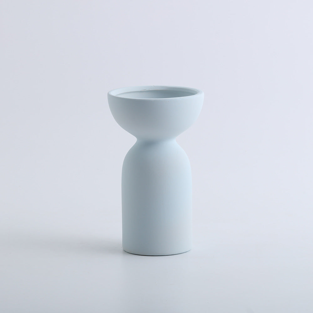 A ceramic vase decorative ornament